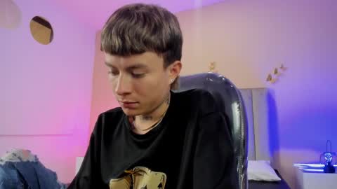 Snapshot of nascary_fox chatting on 05-19-26, 12:33 Nascary Fox online show from 05-19-26, 12:33