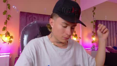 Snapshot of nascary_fox chatting on 05-26-26, 12:23 Nascary Fox online show from 05-26-26, 12:23