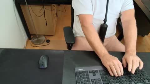 Snapshot of nase17 chatting on 10-16-25, 09:54 nase online show from 10-16-25, 09:54