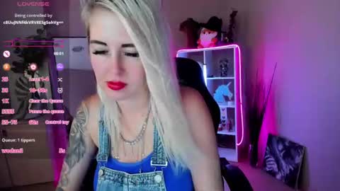 Snapshot of nastasya_cute chatting on 06-13-26, 02:20 Nastya online show from 06-13-26, 02:20