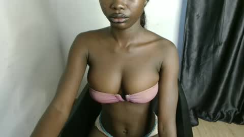 Snapshot of nasty_creamypussyy chatting on 02-14-26, 07:27 Mila online show from 02-14-26, 07:27