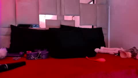 Snapshot of natacha_black00 chatting on 02-23-25, 04:17 Natacha black online show from 02-23-25, 04:17