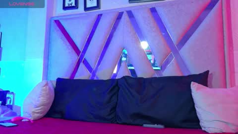 Snapshot of natacha_black00 chatting on 11-07-25, 10:32 Natacha black online show from 11-07-25, 10:32