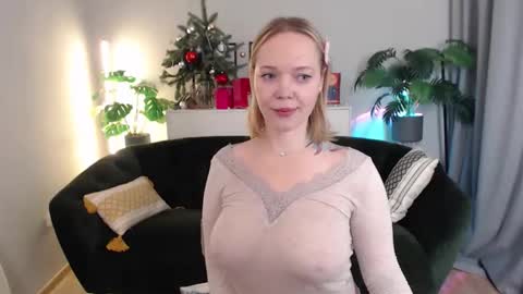 natalee_love online show from 12-20-25, 10:28