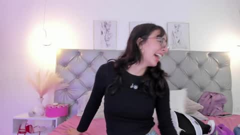 Snapshot of natalhy_ chatting on 04-29-26, 04:33 natalia online show from 04-29-26, 04:33