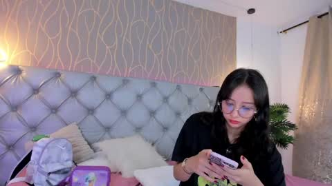 Snapshot of natalhy_ chatting on 05-30-26, 08:06 natalia online show from 05-30-26, 08:06