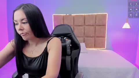 Snapshot of natalia_saenzz_ chatting on 06-24-26, 12:04 natalia_saenzz_ online show from 06-24-26, 12:04