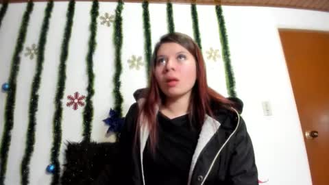 Snapshot of natalia_walker chatting on 12-20-25, 12:34 Natalia Walker online show from 12-20-25, 12:34