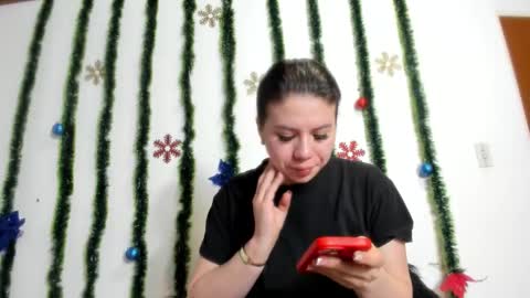 Snapshot of natalia_walker chatting on 12-21-25, 12:23 Natalia Walker online show from 12-21-25, 12:23