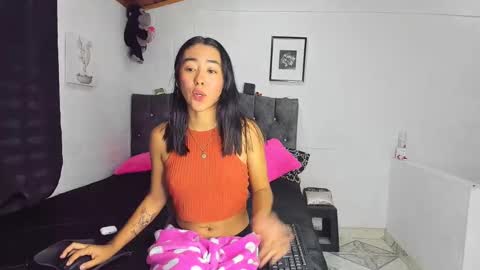 Snapshot of nataliaa05 chatting on 02-10-25, 04:52 Nati online show from 02-10-25, 04:52