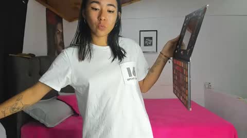 Snapshot of nataliaa05 chatting on 03-06-25, 03:46 Nati online show from 03-06-25, 03:46