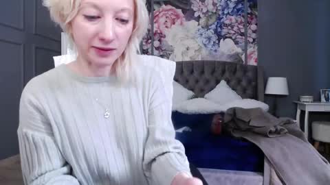 Natalie online show from 02-09-25, 06:54