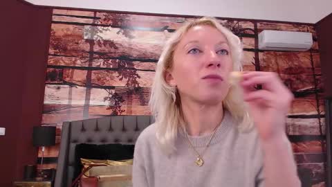 Natalie online show from 12-16-25, 08:52