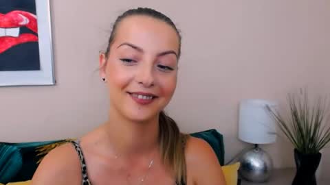 Snapshot of natalie_live chatting on 06-23-26, 06:22 NatalieSexy online show from 06-23-26, 06:22
