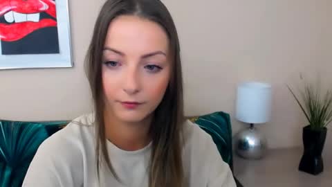Snapshot of natalie_live chatting on 07-08-26, 06:07 NatalieSexy online show from 07-08-26, 06:07