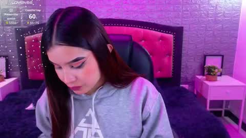 natalie  online show from 11-24-25, 03:28