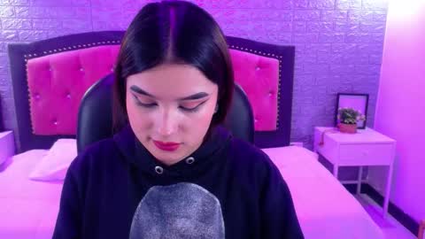 natalie  online show from 11-28-25, 03:20