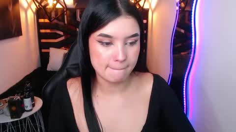 natalie  online show from 04-17-26, 08:34