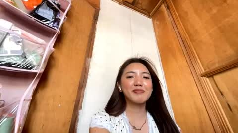 Snapshot of nataliechristopoulos chatting on 04-11-26, 03:22 Emma online show from 04-11-26, 03:22