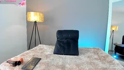 Snapshot of natalieparkerr chatting on 07-01-26, 12:51 NATALIE online show from 07-01-26, 12:51