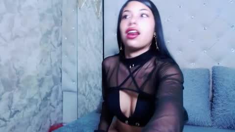 Snapshot of nataliepetite3x chatting on 11-19-25, 11:54 Natalie online show from 11-19-25, 11:54