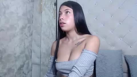 Snapshot of nataliepetite3x chatting on 11-24-25, 11:54 Natalie online show from 11-24-25, 11:54