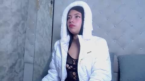 Snapshot of nataliepetite3x chatting on 11-25-25, 12:16 Natalie online show from 11-25-25, 12:16