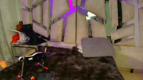 Natalye foster online show from 03-19-26, 06:45