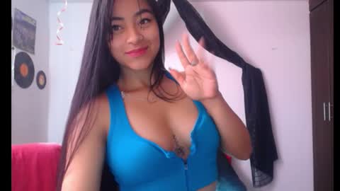 Nataly Escobar online show from 01-18-25, 02:02