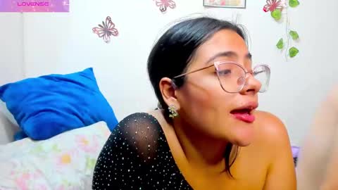 Snapshot of natalystevens chatting on 12-17-24, 08:54 natalystevens online show from 12-17-24, 08:54