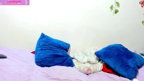 Snapshot of natalystevens chatting on 12-23-24, 06:27 natalystevens online show from 12-23-24, 06:27