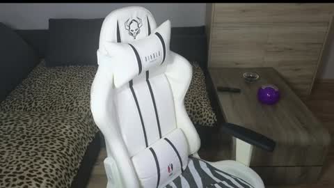 Snapshot of natascha1202 chatting on 01-01-25, 04:50 Natalli online show from 01-01-25, 04:50