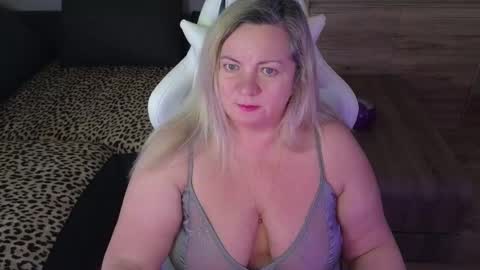 Snapshot of natascha1202 chatting on 03-11-25, 07:48 Natalli online show from 03-11-25, 07:48