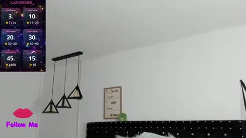 Snapshot of natasha__logan chatting on 02-02-25, 04:05 Natasha online show from 02-02-25, 04:05