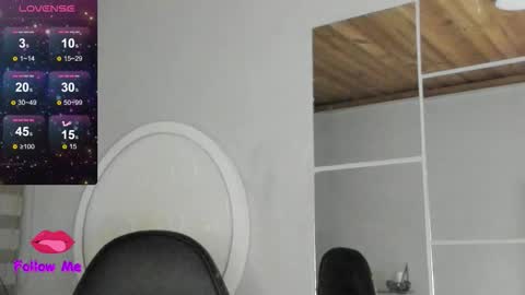 Snapshot of natasha__logan chatting on 10-12-25, 04:22 Natasha online show from 10-12-25, 04:22