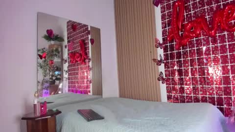 Snapshot of natasha__sccott chatting on 02-14-25, 11:09 Natasha Sccott online show from 02-14-25, 11:09