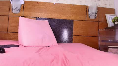 Snapshot of natasha_luna_ chatting on 02-26-25, 07:27 Natasha online show from 02-26-25, 07:27