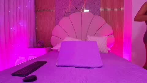 Snapshot of natasha_luna_ chatting on 11-01-25, 07:16 Natasha online show from 11-01-25, 07:16