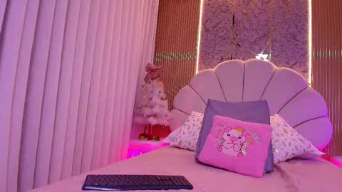 Snapshot of natasha_luna_ chatting on 11-26-25, 07:15 Natasha online show from 11-26-25, 07:15