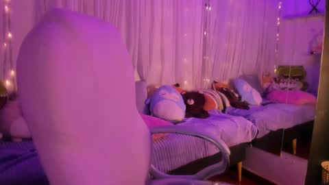 Snapshot of natasha_smith_ws chatting on 03-08-25, 12:44 Natasha online show from 03-08-25, 12:44