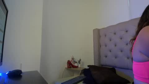 Natasha Claus online show from 05-19-26, 06:58