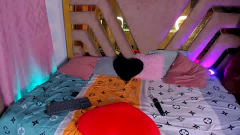 Snapshot of natashamendoza23 chatting on 02-13-25, 11:15 Natasha online show from 02-13-25, 11:15