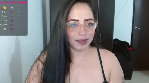 Snapshot of natashasmithe chatting on 12-15-24, 10:04 Natasha Smithe online show from 12-15-24, 10:04