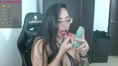 Snapshot of natashasmithe chatting on 12-25-24, 07:35 Natasha Smithe online show from 12-25-24, 07:35