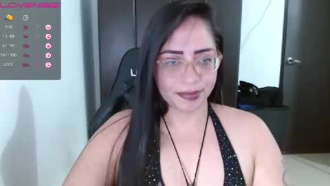 Snapshot of natashasmithe chatting on 02-03-25, 04:25 Natasha Smithe online show from 02-03-25, 04:25