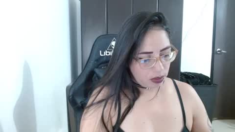 Snapshot of natashasmithe chatting on 02-18-25, 08:36 Natasha Smithe online show from 02-18-25, 08:36