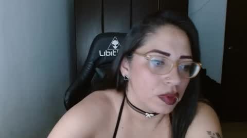 Snapshot of natashasmithe chatting on 03-05-25, 04:24 Natasha Smithe online show from 03-05-25, 04:24