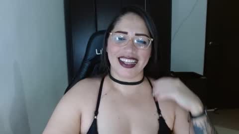 Snapshot of natashasmithe chatting on 10-13-25, 08:42 Natasha Smithe online show from 10-13-25, 08:42