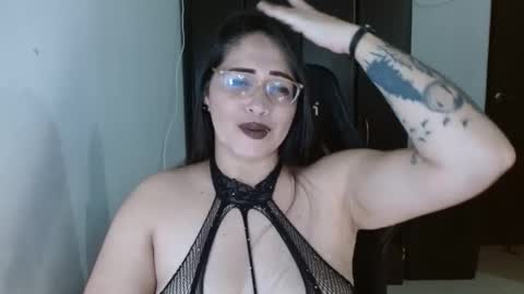 Snapshot of natashasmithe chatting on 11-26-25, 01:06 Natasha Smithe online show from 11-26-25, 01:06