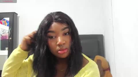 Snapshot of natassha_brown chatting on 11-06-25, 12:44 Natassha online show from 11-06-25, 12:44